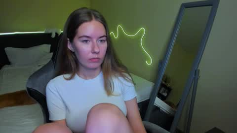 Snapshot of emilyy____ chatting on 30, 11, 2025 Emily online show from 30, 11, 2025