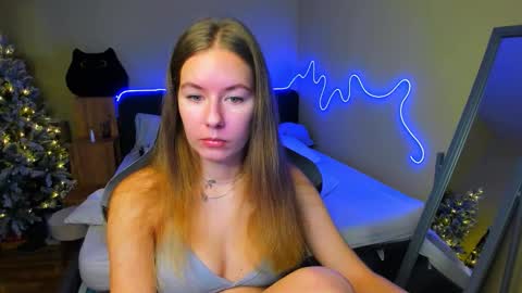 Snapshot of emilyy____ chatting on 16, 12, 2025 Emily online show from 16, 12, 2025