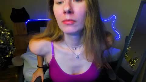 Snapshot of emilyy____ chatting on 18, 12, 2025 Emily online show from 18, 12, 2025