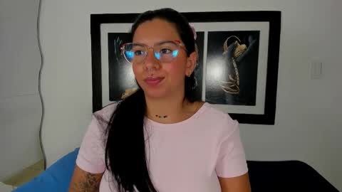 Snapshot of emilyy_cooperr chatting on 17, 1, 2026 emilyy_cooperr online show from 17, 1, 2026