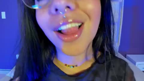 Snapshot of emilyy_cooperr chatting on 2, 2, 2026 emilyy_cooperr online show from 2, 2, 2026