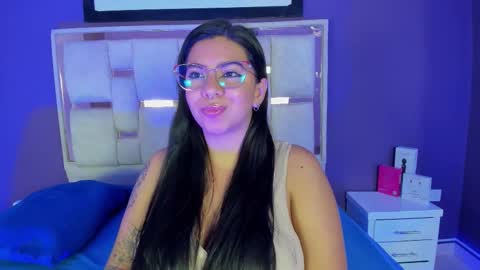 Snapshot of emilyy_cooperr chatting on 19, 2, 2026 emilyy_cooperr online show from 19, 2, 2026