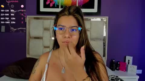 emilyy_cooperr online show from 25, 3, 2026