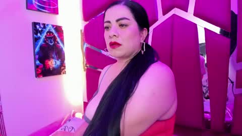 Emilyy Moon online show from 4, 6, 2026