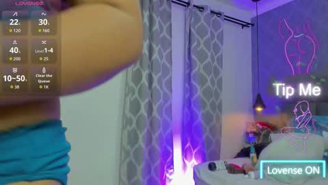 Snapshot of emilyy_r chatting on 21, 2, 2026 emilyy_r online show from 21, 2, 2026