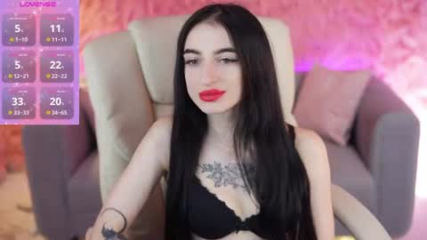 Snapshot of emilyymoon chatting on 21, 6, 2026 emilyymoon online show from 21, 6, 2026