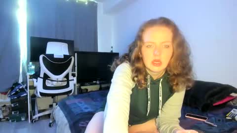 Snapshot of emliyjamesmjb chatting on 23, 1, 2025 emliyjamesmjb online show from 23, 1, 2025