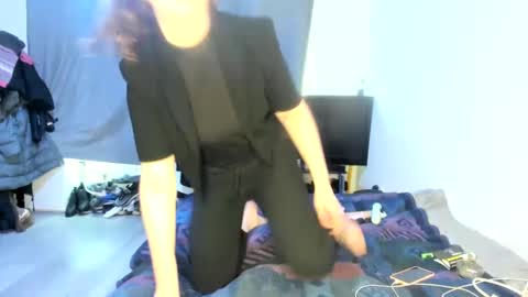 Snapshot of emliyjamesmjb chatting on 12, 2, 2025 emliyjamesmjb online show from 12, 2, 2025