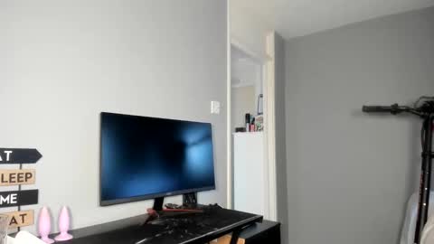 Snapshot of emliyjamesmjb chatting on 12, 3, 2025 emliyjamesmjb online show from 12, 3, 2025