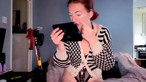 Snapshot of emliyjamesmjb chatting on 10, 9, 2025 emliyjamesmjb online show from 10, 9, 2025