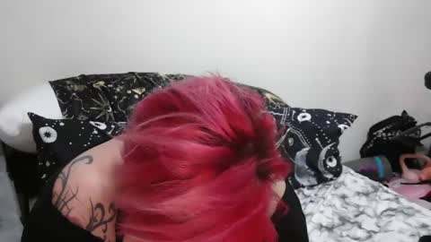 Snapshot of emma4269 chatting on 1, 1, 2025 emma lotacurves online show from 1, 1, 2025