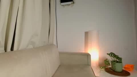 Snapshot of emma______1996 chatting on 22, 7, 2026 emma______1996 online show from 22, 7, 2026