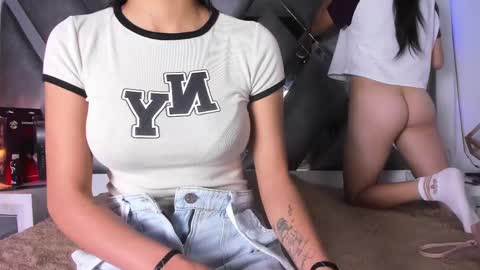 Snapshot of emma__js_ chatting on 5, 3, 2025 emma__js_ online show from 5, 3, 2025