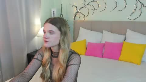 Snapshot of emma__peach chatting on 12, 5, 2026 emma__peach online show from 12, 5, 2026