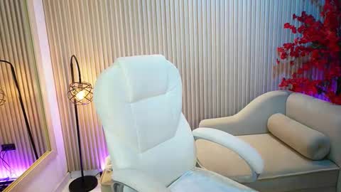 emma__walkerr_ online show from 30, 9, 2025