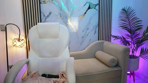 emma__walkerr_ online show from 9, 4, 2026