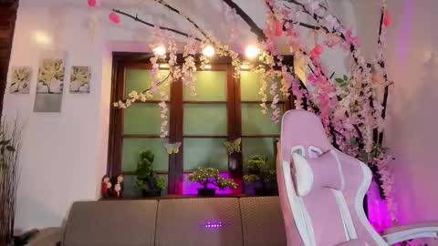 emma_ayala online show from 12, 11, 2025