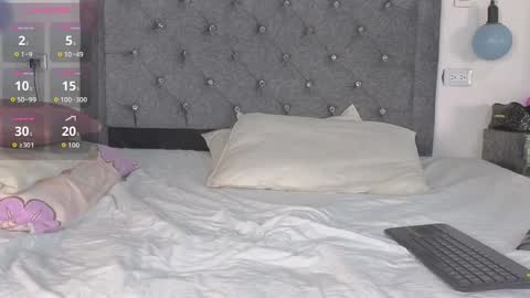 Snapshot of emma_blake__ chatting on 27, 10, 2025 Emma online show from 27, 10, 2025