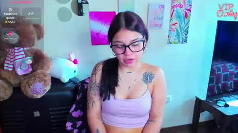 Snapshot of emma_boo_ chatting on 16, 6, 2026 emma_boo_ online show from 16, 6, 2026