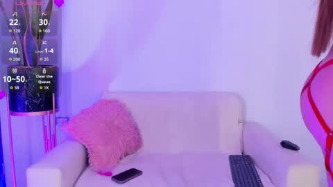 Snapshot of emma_collins01 chatting on 18, 4, 2026 Emma online show from 18, 4, 2026