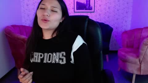 Snapshot of emma_garciaa_ chatting on 12, 3, 2025 emma online show from 12, 3, 2025