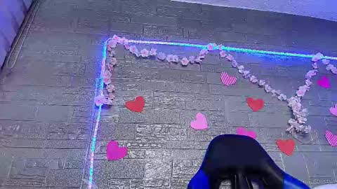 Emma Miel  online show from 3, 12, 2025