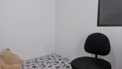 Snapshot of emma_lean chatting on 23, 5, 2026 whises lits online show from 23, 5, 2026