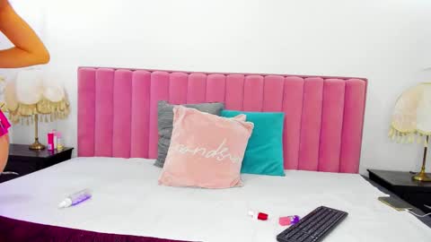 Snapshot of emma_moore8 chatting on 10, 11, 2025 Emma online show from 10, 11, 2025