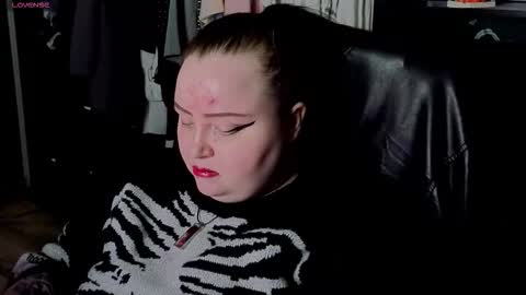 Snapshot of emma_razoom chatting on 31, 10, 2025 Emma Razumovskaya online show from 31, 10, 2025