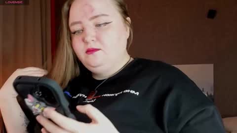 Snapshot of emma_razoom chatting on 3, 11, 2025 Emma Razumovskaya online show from 3, 11, 2025