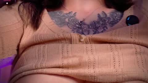 Emma Rouse Independent Model online show from 12, 11, 2025