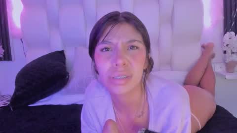 emmaa00_ online show from 25, 3, 2026