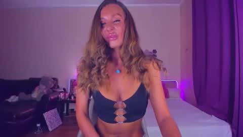 Snapshot of emmaabramson chatting on 22, 11, 2025 Emma online show from 22, 11, 2025