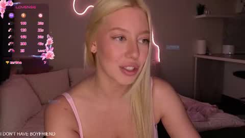 Snapshot of emmaandjake chatting on 16, 6, 2026 emmaandjake online show from 16, 6, 2026