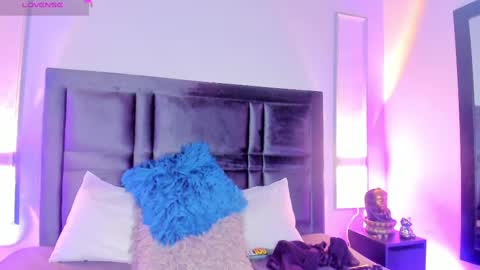 Snapshot of emmabecket2 chatting on 12, 3, 2025 emma becket online show from 12, 3, 2025