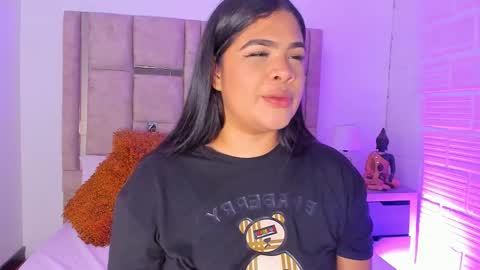 Snapshot of emmabecket2 chatting on 26, 10, 2025 emma becket online show from 26, 10, 2025