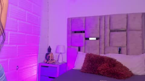 Snapshot of emmabecket2 chatting on 20, 11, 2025 emma becket online show from 20, 11, 2025