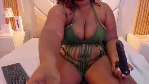 Snapshot of emmabrantt_ chatting on 13, 5, 2026 EmmaBrantt online show from 13, 5, 2026