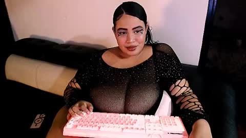 Snapshot of emmacamille2 chatting on 15, 10, 2025 emmacamille2 online show from 15, 10, 2025