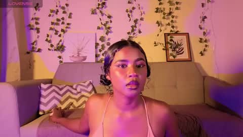 Snapshot of emmaconneer chatting on 30, 10, 2025 Emma online show from 30, 10, 2025