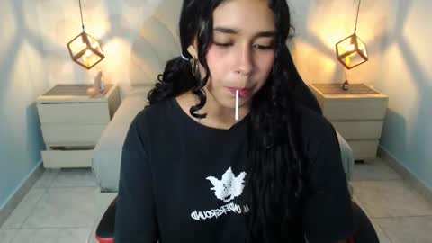 Snapshot of emmacooper2 chatting on 14, 11, 2025 online show from 14, 11, 2025