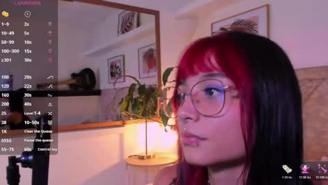 Snapshot of emmaduff_ chatting on 17, 5, 2026 online show from 17, 5, 2026