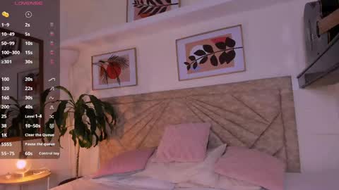 Snapshot of emmaduff_ chatting on 6, 6, 2026 online show from 6, 6, 2026