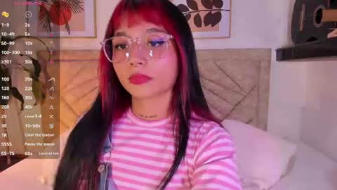 Snapshot of emmaduff_ chatting on 14, 7, 2026 online show from 14, 7, 2026