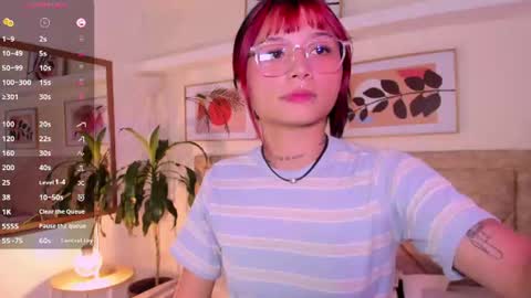 Snapshot of emmaduff_ chatting on 18, 7, 2026 online show from 18, 7, 2026