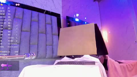 Emma Duque online show from 8, 12, 2024