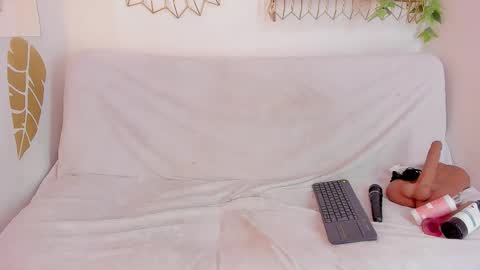 Emma Duque online show from 16, 10, 2025