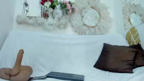 Snapshot of emmaduque chatting on 4, 7, 2026 Emma Duque online show from 4, 7, 2026