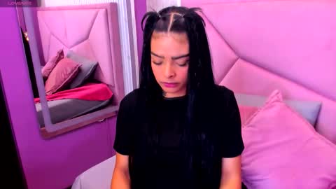 Snapshot of emmaebony_ chatting on 15, 11, 2025 emmaebony_ online show from 15, 11, 2025