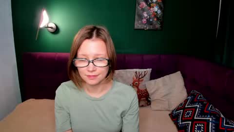 Emma 3 online show from 16, 4, 2026